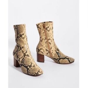 ✅ Anthropologie x Silent D Booties Cabre Heel in Cream Snakeprint